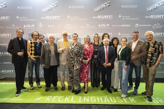 Presentation of the Comedy Award Recklinghausen Hurz 2025 FOR EDITORIAL PURPOSES ONLY EDITORIAL USE ONLY p Presentation of the Comedy Award Recklinghausen Hurz 2025 on Monday, March 24, 2025 at the Festspielhaus in Recklinghausen Group picture with everyone in front of the photo wall Recklinghausen NRW Recklinghausen Copyright StefanxArendx xFUNKExFotoxService Copyright: StefanxArendx xFUNKExFotoxService doc7zwuqqzlb1x9fh95lvj ,EDITORIAL USE ONLY Copyright: StefanxArendx xFUNKExFotoxService