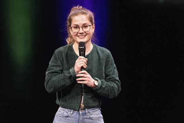 Presentation of the Comedy Award Recklinghausen Hurz 2025 FOR EDITORIAL PURPOSES ONLY EDITORIAL USE ONLY p Presentation of the Comedy Award Recklinghausen Hurz 2025 on Monday, March 24, 2025 at the Festspielhaus in Recklinghausen Florentine Osche during her performance Recklinghausen NRW Recklinghausen Copyright StefanxArendx xFUNKExFotoxService Copyright: StefanxArendx xFUNKExFotoxService doc7zwurdzlati14zuzykjt ,EDITORIAL USE ONLY Copyright: StefanxArendx xFUNKExFotoxService