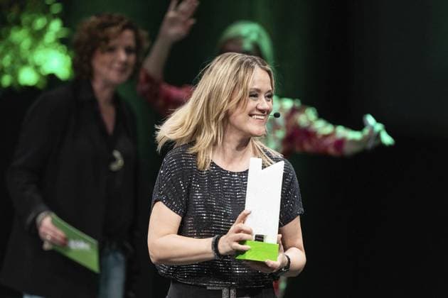 Presentation of the Comedy Award Recklinghausen Hurz 2025 FOR EDITORIAL PURPOSES ONLY EDITORIAL USE ONLY p Presentation of the Comedy Award Recklinghausen Hurz 2025 on Monday, March 24, 2025 at the Festspielhaus in Recklinghausen Lisa Feller during her acceptance speech Recklinghausen NRW Recklinghausen Copyright StefanxArendx xFUNKExFotoxService Copyright: StefanxArendx xFUNKExFotoxService doc7zwurg9mes71lzm6k9e1 ,EDITORIAL USE ONLY Copyright: StefanxArendx xFUNKExFotoxService