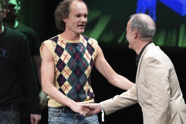 Presentation of the Comedy Award Recklinghausen Hurz 2025 FOR EDITORIAL PURPOSES ONLY EDITORIAL USE ONLY p Presentation of the Comedy Award Recklinghausen Hurz 2025 on Monday, March 24, 2025 at the Festspielhaus in Recklinghausen Olaf Schubert during his acceptance speech Recklinghausen NRW Recklinghausen Copyright StefanxArendx xFUNKExFotoxService Copyright: StefanxArendx xFUNKExFotoxService doc7zwus35a60w1beaxjiq6 ,EDITORIAL USE ONLY Copyright: StefanxArendx xFUNKExFotoxService