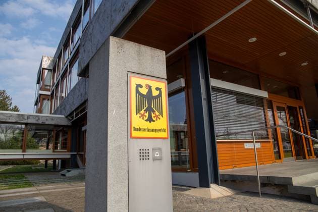 Nahaufnahme vom Briefkasten am Bundesverfassungsgericht in Karlsruhe *** Close-up of the mailbox at the Federal Constitutional Court in Karlsruhe Copyright: xUdoxHerrmannx