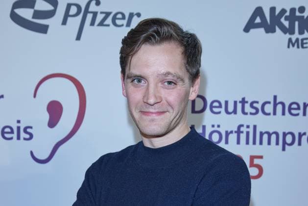 Jonas Nay guest arrival for the 23 German Audio Film Award 2025 at the Colosseum Filmtheater in Berlin on 25 02 2025 23 German Audio Film Award 2025