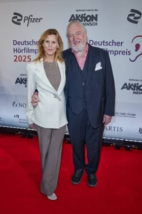 Leslie Malton with husband Felix von Manteuffel Arrival of guests at the 23 German Audio Film Award 2025 at the Colosseum Filmtheater in Berlin on 25 02 2025 23 German Audio Film Award 2025