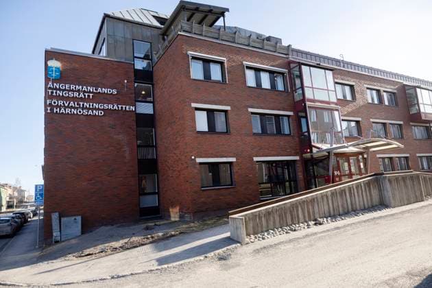 HÄRNÖSAND, SVERIGE 20250326 Angermanlands tingsrätt i Härnösand haller huvudförhandling mot den man som atalats för olaga förföljelse av skidstjärnan Frida Karlsson. HÄRNÖSAND SVERIGE x62210x *** HÄRNÖSAND, SWEDEN 20250326 Angermanland District Court in Härnösand is holding the main hearing against the man charged with unlawful stalking of ski star Frida Karlsson HÄRNÖSAND SWEDEN x62210x  Copyright: xMatsxAnderssonx xTTx FRIDA KARLSSON RÄTTEGANG s5nSsB41azI