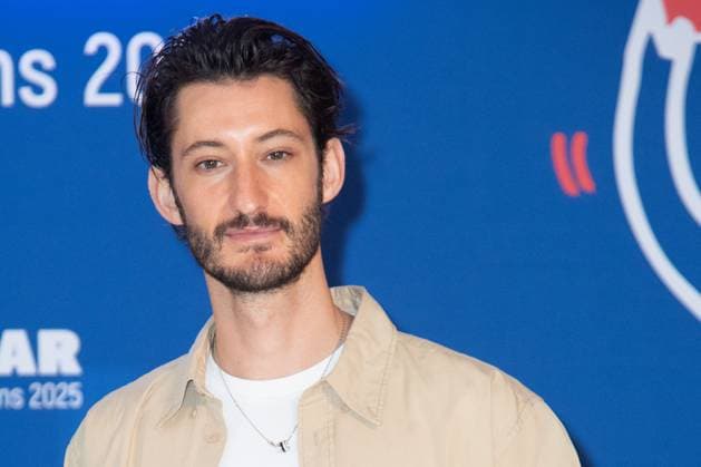 Cesar Des Lyceens 2025 Pierre Niney attending the Le Comte De Monte-Christo - Cesar Des Lyceens 2025 at La Sorbonne University in Paris, France on March 26, 2025. Photo by Aurore Marechal ABACAPRESS.COM Paris France  Copyright: xMarechalxAurore ABACAx