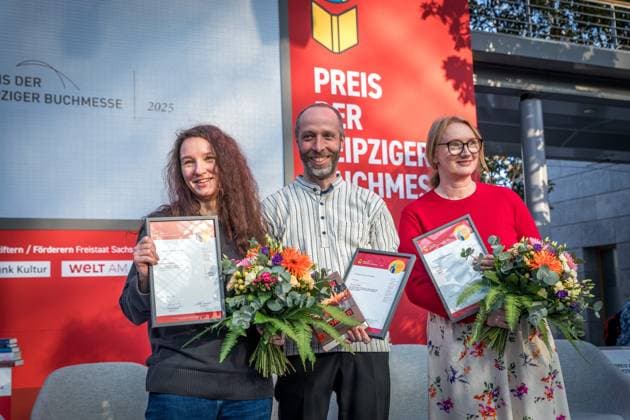 Bilder des Jahres 2025, Entertainment 03 März Entertainment Themen der Woche KW13 News Bilder des Tages Preisverleihung des Preises der Leipziger Buchmesse: Preisträger Kristine Bilkau, Thomas Weiler und Irina Rastorgueva Leipziger Buchmesse 2025 Tag 1 *** Award ceremony of the Leipzig Book Fair Prize Winners Kristine Bilkau, Thomas Weiler and Irina Rastorgueva Leipzig Book Fair 2025 Day 1