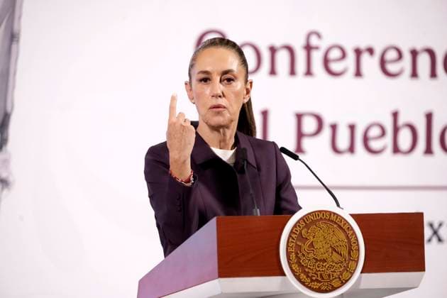 Mexiko, Claudia Sheinbaum Pressekonferenz in Mexiko-Stadt Mexico s President, Claudia Sheinbaum Pardo, announced that she will provide a comprehensive response to the United States tariffs on Mexico during a briefing at the National Palace. on March 27, 2025 in Mexico City, Mexico. Mexico City Mexico - ZUMAe321 20250327_zia_e321_022 Copyright: xLuisxBarronx