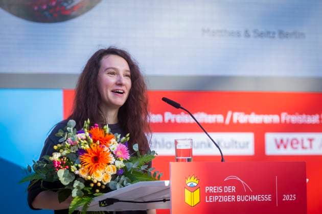 Leipzig Book Fair In the new fair, 2,040 exhibitors from 45 countries will present this years new products The fairs motto this year is Words move worlds This years guest country is Norway Award ceremony of the Leipzig Book Fair 2025 Irina Rastorgueva receives the award for Pop up Propaganda Epicrisis of Rus