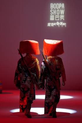 China Fashion Week in Peking, BODPASHOW Join Hands Modenschau BEIJING, CHINA - MARCH 28: Models walk the runway to display creations from the BODPASHOW.Join Hands in Labrang collection on day 9 of China Fashion Week A W2025 at 798Â·751 PARK on March 28, 2025 in Beijing, China.  Copyright: xVCGx 111557904603