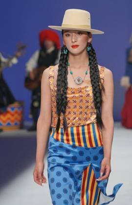 China Fashion Week in Peking, BODPASHOW Join Hands Modenschau BEIJING, CHINA - MARCH 28: A model walks the runway at the BODPASHOW.Join Hands in Labrang collection show on day 9 of China Fashion Week A W2025 at 798Â·751 PARK on March 28, 2025 in Beijing, China.  Copyright: xVCGx 111557904627