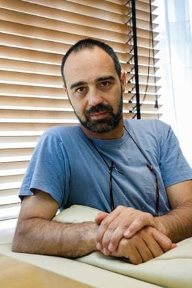 NiccolÃ² Ammaniti Guest of Kastaniotis editions, the Italian writer NiccolÃ² Ammaniti, was in Athens to meet his readers. 26-5-2009 Copyright: xSpirosxKatopodisx