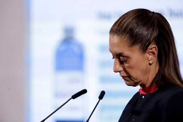Mexican President, Claudia Sheinbaum Pardo, speaks during a briefing about the Welfare Pension Fund at National Palace. on March 31, 2025 in Mexico City, Mexico. Mexico City Mexico - ZUMAe321 20250331_zia_e321_036 Copyright: xLuisxBarronx