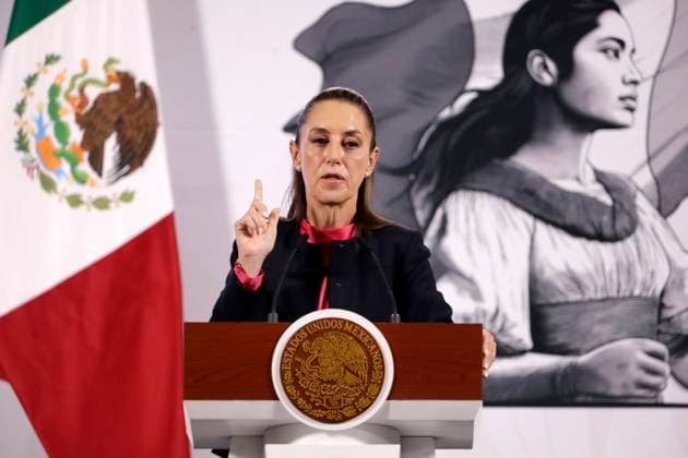Mexican President, Claudia Sheinbaum Pardo, speaks during a briefing about the Welfare Pension Fund at National Palace. on March 31, 2025 in Mexico City, Mexico. Mexico City Mexico - ZUMAe321 20250331_zia_e321_043 Copyright: xLuisxBarronx