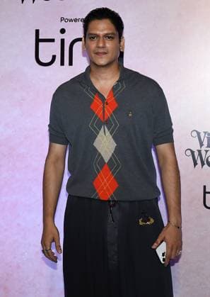 Fashion show red carpet event in Mumbai - 01 Apr 2025 Bollywood actor Vijay Varma poses for a photo as he arrives for a fashion show event in Mumbai. Mumbai India Copyright: xAshishxVaishnavx xSOPAxImagesx AVaishnav_Fashion show red carpet event in Mumbai (2)