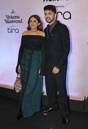Fashion show red carpet event in Mumbai - 01 Apr 2025 L-R Fashion and beauty influencer Aashna Shroff and singer, songwriter Armaan Malik pose for a photo as they arrive for a fashion show event in Mumbai. Mumbai India Copyright: xAshishxVaishnavx xSOPAxImagesx AVaishnav_Fashion show red carpet event in Mumbai (24)