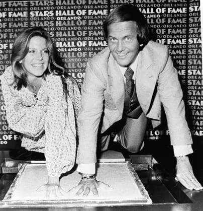 Singers Pat Boone and his daughter Debbi.......... Singers Pat Boone and his daughter Debbie make handprints at the Stars Hall of Fame Wax Museum in Orlando, Florida,  Copyright: xUPPAx.x xAvalonx 0559861672