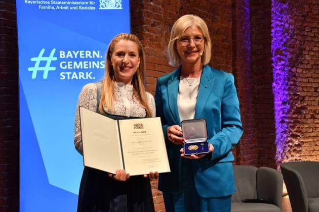 Stefanie Hertel and Ulrike Scharf Minister of State Award of the Bavarian State Medal for Social Merit 2025 Allerheiligen Hofkirche, Munich Residence 03 April 2025