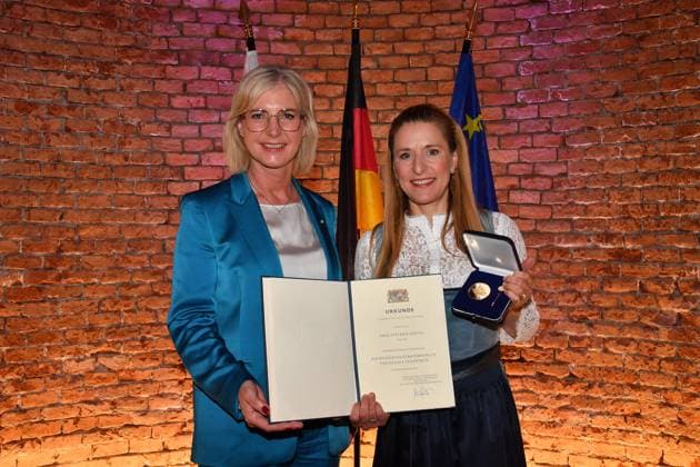 Ulrike Scharf Minister of State and Stefanie Hertel Award of the Bavarian State Medal for Social Merit 2025 Allerheiligen Hofkirche, Munich Residence 03 April 2025