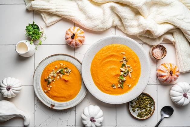 Kürbissuppe mit Gorgonzolakäse Kürbissuppe mit Gorgonzolakäse Copyright: xZoonar.com TatianaxGoskovax 23148252