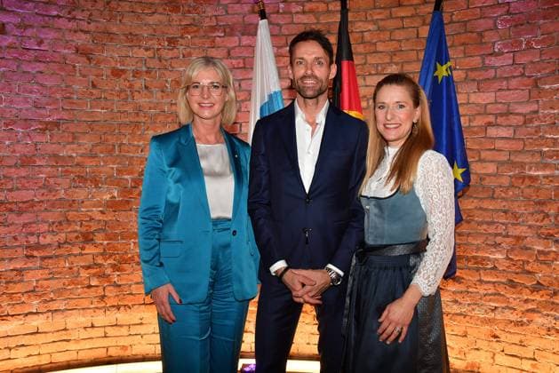 Bavarias Minister of State Ulrike Scharf, Sven Hannawald and Stefanie Hertel at the Bavarian State Medal for Social Merit 2025 award ceremony in the Allerheiligen Hofkirche, Residenz on 3 April 2025 in Munich Bavarian State Medal for Stefanie Hertel and Sven Hannawald in Munich