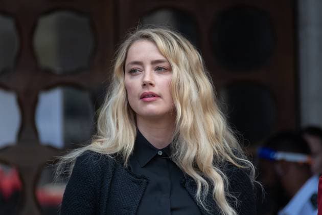 Amber Heard at The Royal Courts of Justice, London, UK - 28 July 2020 London, UK - 28 July 2020 Amber Heard gives statement outside The Royal Courts of Justice at libel trial against the Sun Photograph: PacificCoastNews. Los Angeles Office (PCN): +1 310.822.0419 UK Office (Avalon): +44 (0) 20 7421 6000 sales@pacificcoastnews.com,  Copyright: xPacificCoastNewsx xAvalonx 0563533732
