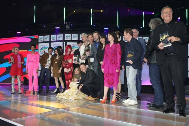 Radio Regenbogen Award 2025 award winners and laudators pose together on stage after the award ceremony Presentation of the 25 Radio Regenbogen Award on 04 04 2025 in the Europa Park Arena in Rust Baden Württemberg, Germany