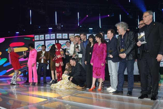 Radio Regenbogen Award 2025 award winners and laudators pose together on stage after the award ceremony Presentation of the 25 Radio Regenbogen Award on 04 04 2025 in the Europa Park Arena in Rust Baden Württemberg, Germany