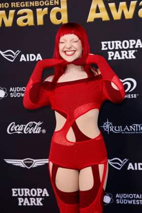 Sophie and the Giants at the presentation of the 25 Radio Regenbogen Award 2025 in the Europa Park Arena Rust, 04 04 2025 Foto:xS.xGabschx xFuturexImagex regenbogen_5445