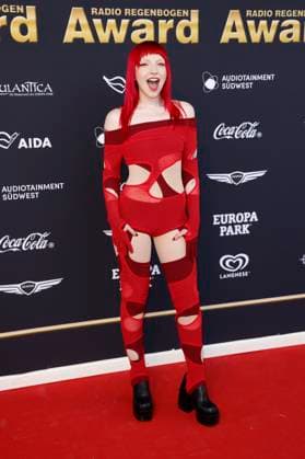 Sophie and the Giants at the presentation of the 25 Radio Regenbogen Award 2025 in the Europa Park Arena Rust, 04 04 2025 Foto:xS.xGabschx xFuturexImagex regenbogen_5447