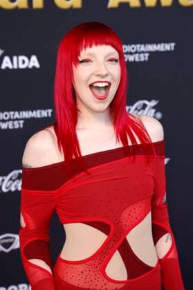 Sophie and the Giants at the presentation of the 25 Radio Regenbogen Award 2025 in the Europa Park Arena Rust, 04 04 2025 Foto:xS.xGabschx xFuturexImagex regenbogen_5448