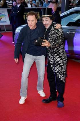 Michael Bully Herbig with Albert de Paris as Charlie Chaplin at the presentation of the 25 Radio Regenbogen Award 2025 in the Europa Park Arena Rust, 04 04 2025 Foto:xS.xGabschx xFuturexImagex regenbogen_5517