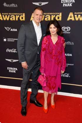 Iris Berben with partner Heiko Kiesow at the presentation of the 25 Radio Regenbogen Award 2025 in the Europa Park Arena Rust, 04 04 2025 Foto:xS.xGabschx xFuturexImagex regenbogen_5528