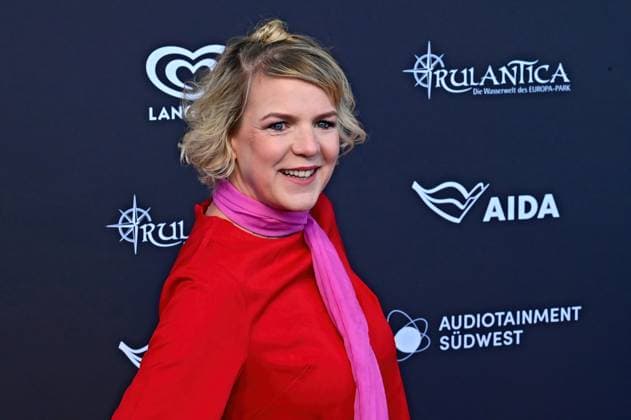 RADIO REGENBOGEN AWARD 2025. Mirja Boes anläßlich der Verleihung des Medienpreises aus Baden-Württemberg Radio Regenbogen Award am 04.04.2025 im Europapark Rust. 20250404MWI034987 *** RADIO REGENBOGEN AWARD 2025 Mirja Boes on the occasion of the presentation of the media prize from Baden Württemberg Radio Regenbogen Award on 04 04 2025 at Europapark Rust 20250404MWI034987
