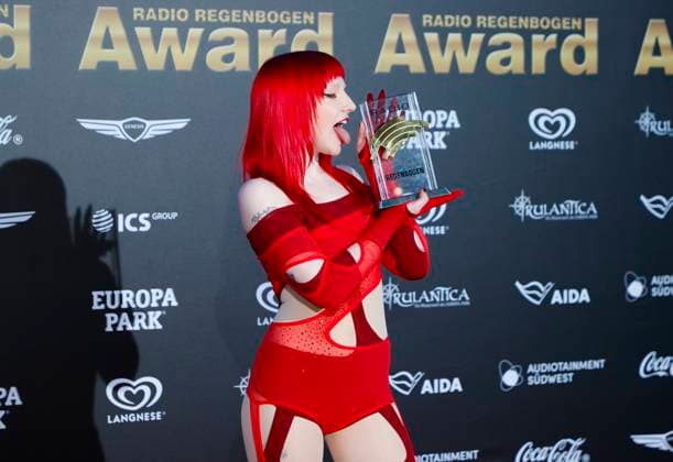Rust, Germany April 04, 2025 The 25th Radio Regenbogen Award at Europa Park with British Song Artist Sophie Scott from Sophie and the Giants 25th Radio Regenbogen Award at Europa Park