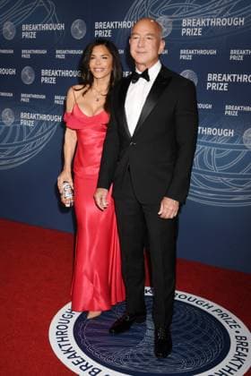 Entertainment Themen der Woche KW14 SANTA MONICA, CA- APRIL 05: Lauren Sanchez and Jeff Bezos at the 11th Breakthrough Prize Ceremony at Barker Hangar on April 05, 2025 in Santa Monica, California Copyright: xJeffreyxMayerx