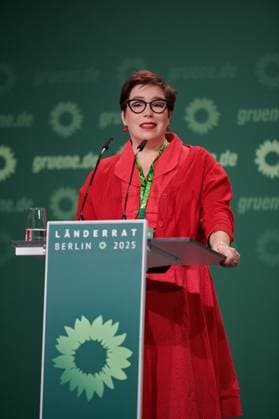 1. Ordentlicher Länderrat 2025 Berlin EUR, DEU, Deutschland, Berlin, 06.04.2025: Susan Sziborra-Seidlitz Fraktin B90 Die Grünen in Sachsen-Anhalt. Nach der Bundestagswahl 2025 will die Partei B90 Die Grünen auf ihren 1. Länderrat ihre Rolle als Oppositionspartei finden. Ziele für die kommende Zeit in der Opposition, das Land ökologischer und gerechter zu machen stehen im Mittelpunkt des Treffens. *** 1 Ordinary State Council 2025 Berlin EUR, DEU, Germany, Berlin, 06 04 2025 Susan Sziborra Seidlitz Fraktin B90 Die Grünen in Sachsen Anhalt After the Bundestag elections in 2025, the B90 Die Grünen party wants to find its role as an opposition party at its 1 State Council Goals for the coming time in opposition, to make the coun www.photowerlstatt.de