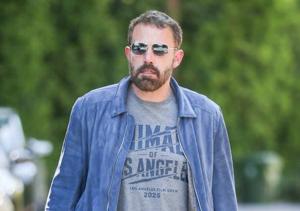 Ben Affleck seen location scouting out in the city Featuring: Ben Affleck Where: Los Angeles, California, United States When: 06 Apr 2025 Credit: Bellocqimages BauerGriffin INSTARimages EDITORIAL USE ONLY. NOT FOR USE BY NEWSPAPERS BASED IN THE UK. Copyright: xx instar54649981