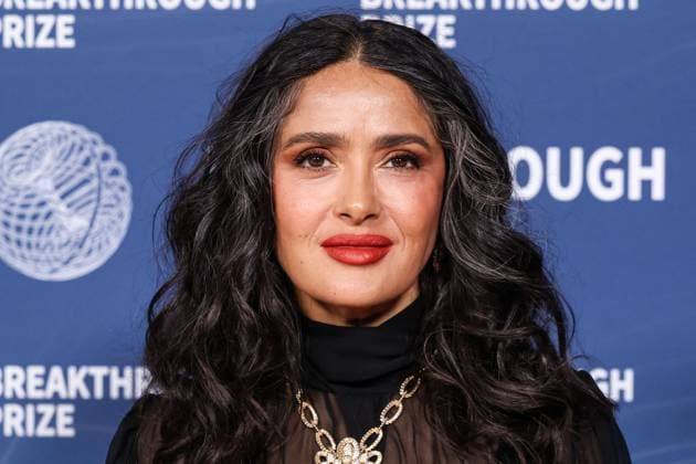 11th Annual Breakthrough Prize Ceremony 2025 - LA Salma Hayek arrives at the 11th Annual Breakthrough Prize Ceremony 2025 held at the Barker Hangar on April 5, 2025 in Santa Monica, Los Angeles, California, United States. Photo by Xavier Collin Image Press Agency ABACAPRESS.COM Los Angeles California United States  Copyright: xCollinxXavier ImagexPressxAgency ABACAx