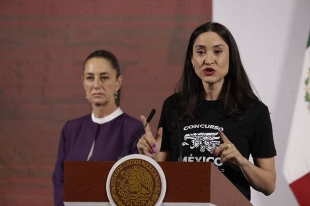 Mexico™s President Claudia Sheinbaum Holds Briefing Mexico s President, Claudia Sheinbaum Pardo, is seen behind while Mexico s Culture Minister, Claudia Curiel de Icaza speaks about The Mexico Canta music competition for singers and songwriters in Mexico and the United States during a briefing conference at National Palace. on April 7, 2025 in Mexico City, Mexico. (Photo by Luis Barron Eyepix Group) Copyright: xLuisxBarron xEyepixxGroupx LB_07042025_151437