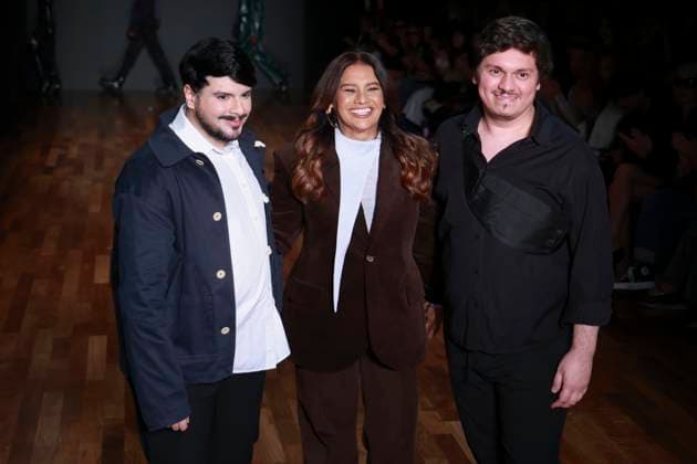 Normando brand show at Sao Paulo Fashion Week N59 Sao paulo (sp), 08.04.2025 - fashion spfw n59 normando - actress dira paes with designers emidio contente and marco normando at the normando fashion show at sao paulo fashion week n59, at jk iguatemi, in vila olimpia, this tuesday, april 8, 2025. (Foto: Leco Viana Thenews2 imago images) Normando brand show at Sao Paulo Fashion Week N59  Copyright: xLecoxVianax