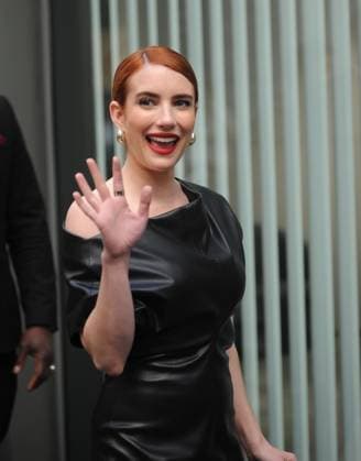 Entertainment Themen der Woche KW15 Entertainment Bilder des Tages Milan: Milan, Emma Roberts arrives in Milan for the KIKO event, where she stars in the collection she created in collaboration with the brand. A very long line of people since the early hours of the afternoon to see the American actress up close Milan  - ZUMAp169 20250408_zea_p169_515 Copyright: xMimmoxCarrierox
