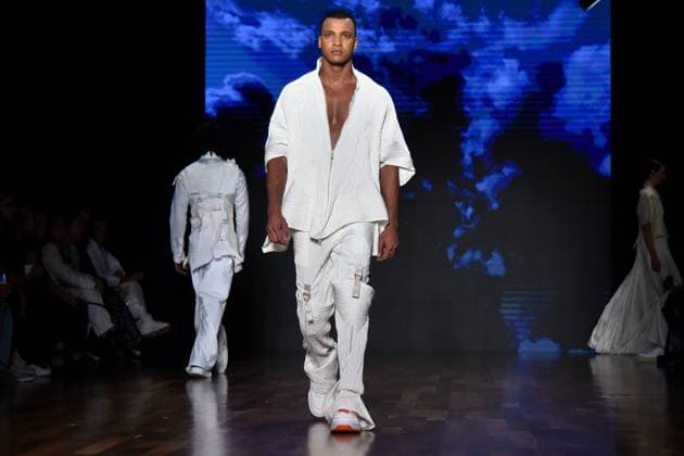 SÃO PAULO, SP - 08.04.2025: 59TH EDITION OF SÃO PAULO FASHION WEEK - Lino Villaventura brand fashion show at São Paulo Fashion Week edition 59, (SPFW N59) which celebrates 30 years in 2025, this Tuesday, (8) at Shopping JK Iguatemi, SP. x2718699x  RobertoxCasimiro