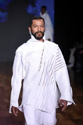 Fashion show by designer lino lillaventura at sao paulo fashion week n59 Sao paulo (sp), 08.04.2025 - fashion spfw n59 lino villaventura - actor samuel de assis at the fashion designer lino villaventura s show at sao paulo fashion week n59, at jk iguatemi, in vila olimpia, this tuesday, april 8, 2025. (Foto: Leco Viana Thenews2 imago images) Fashion show by designer lino lillaventura at sao paulo fashion week n59  Copyright: xLecoxVianax