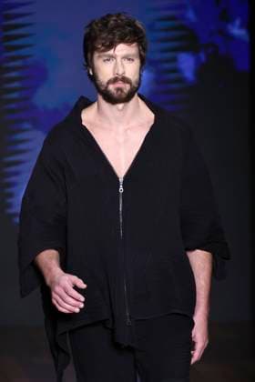 Fashion show by designer lino lillaventura at sao paulo fashion week n59 Sao paulo (sp), 08.04.2025 - fashion spfw n59 lino villaventura - actor paulo dalagnoli at the fashion designer lino villaventura s show at sao paulo fashion week n59, at jk iguatemi, in vila olimpia, this tuesday, april 8, 2025. (Foto: Leco Viana Thenews2 imago images) Fashion show by designer lino lillaventura at sao paulo fashion week n59  Copyright: xLecoxVianax