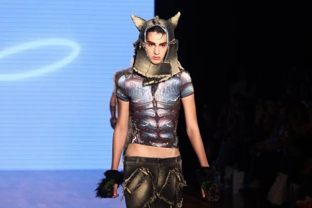 Sao Paulo Fashion Week A model walks the runway for Dario Mittmann during the N59 edition of Sao Paulo Fashion Week, at Shopping JK Iguatemi, in Vila Olimpia, west side of Sao Paulo, this Tuesday, April 8. SoO PAULO SoO PAULO Brazil Copyright: xMarinaxUezimax