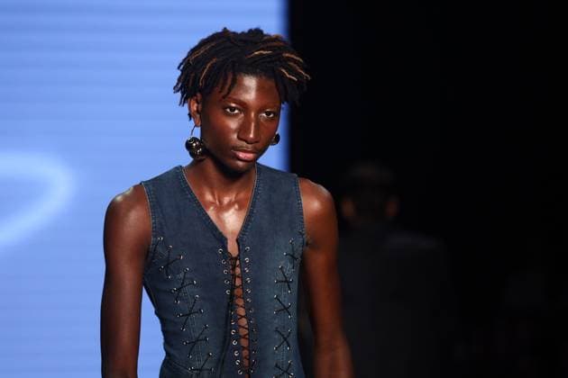 Sao Paulo Fashion Week A model walks the runway for Dario Mittmann during the N59 edition of Sao Paulo Fashion Week, at Shopping JK Iguatemi, in Vila Olimpia, west side of Sao Paulo, this Tuesday, April 8. SoO PAULO SoO PAULO Brazil Copyright: xMarinaxUezimax