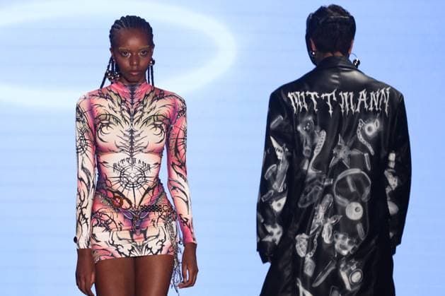 Sao Paulo Fashion Week A model walks the runway for Dario Mittmann during the N59 edition of Sao Paulo Fashion Week, at Shopping JK Iguatemi, in Vila Olimpia, west side of Sao Paulo, this Tuesday, April 8. SoO PAULO SoO PAULO Brazil Copyright: xMarinaxUezimax