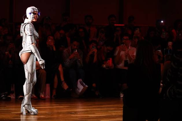 Sao Paulo Fashion Week Brazilian actress Deborah Secco during the Dario Mittmann show at the N59 edition of Sao Paulo Fashion Week, held at Shopping JK Iguatemi, in Vila Olimpia, west side of Sao Paulo, this Tuesday, April 8. SoO PAULO SoO PAULO Brazil Copyright: xMarinaxUezimax