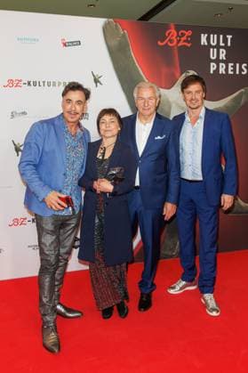 B Z Kulturpreis award ceremony Claudia Schmutzler, Klaus Wowereit and Felix Martin at the B Z Kulturpreis 2025 at the Theater am Potsdamer Platz on 08 04 2025 in Berlin Copyright: xEventpressxKochanx