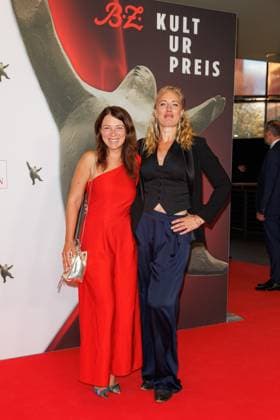 Award ceremony B Z Kulturpreis Iris Mareike Steen and Eva Mona Rodekirchen at the B Z Kulturpreis 2025 at the Theater am Potsdamer Platz on 08 04 2025 in Berlin Copyright: xEventpressxKochanx